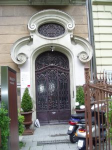 Jugenstil Tür mit Lebensspirale positiv