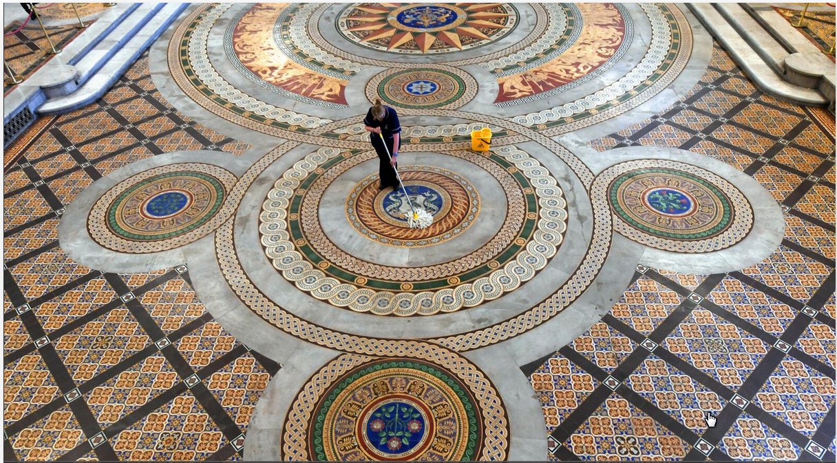 antike Symbole der zentrierten Energie eines Raumes